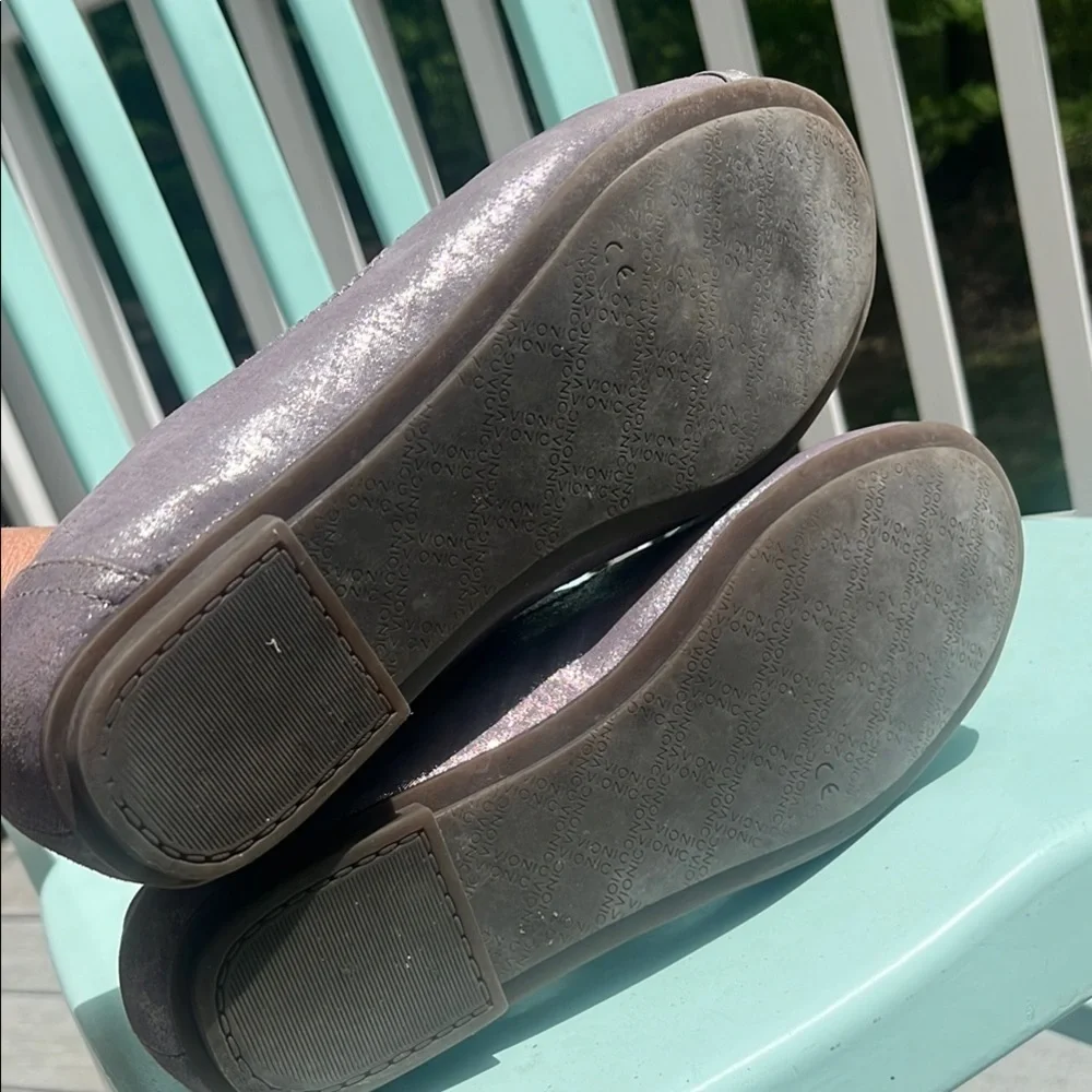 Vionic Caroll Purple and Silver snakeskin design Flats size 8